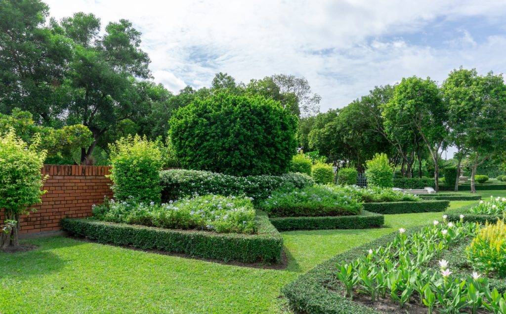 Commercial Grounds Maintenance